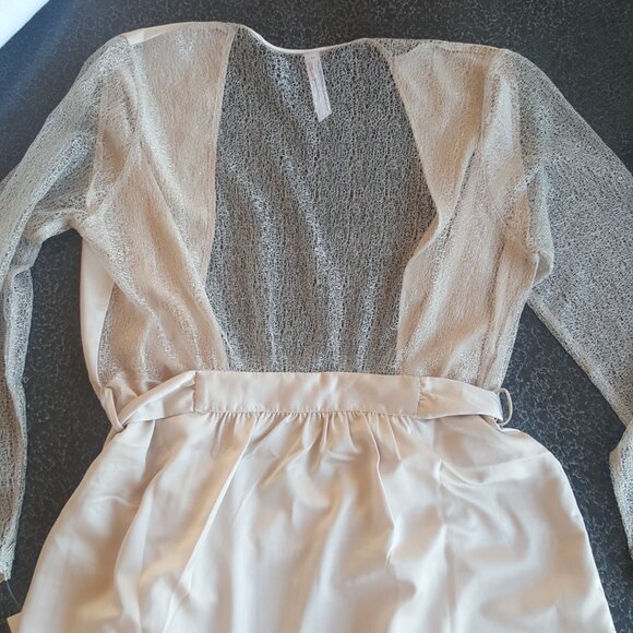 FLORA NIKROOZ ! SHOWSTOPPER WRAP ROBE ( S ) - Picture 6 of 10